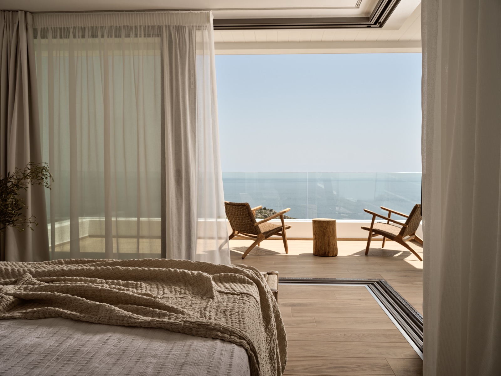 Deluxe King with balcony, private room photo